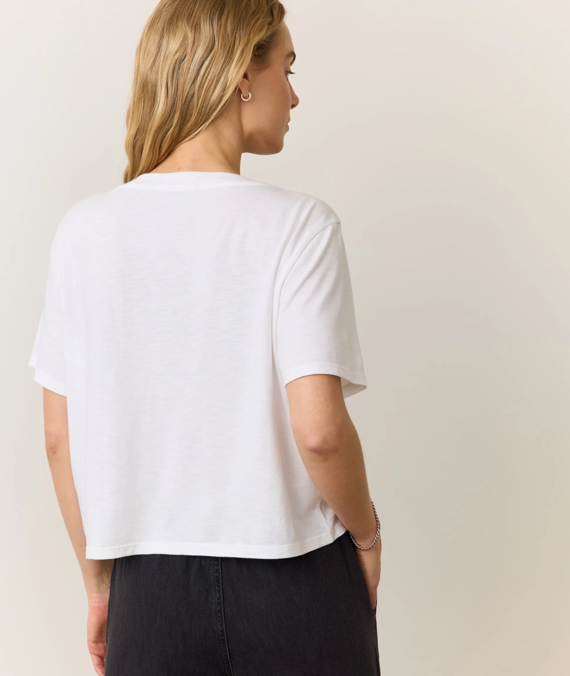 Boyfriend V-Neck Crop