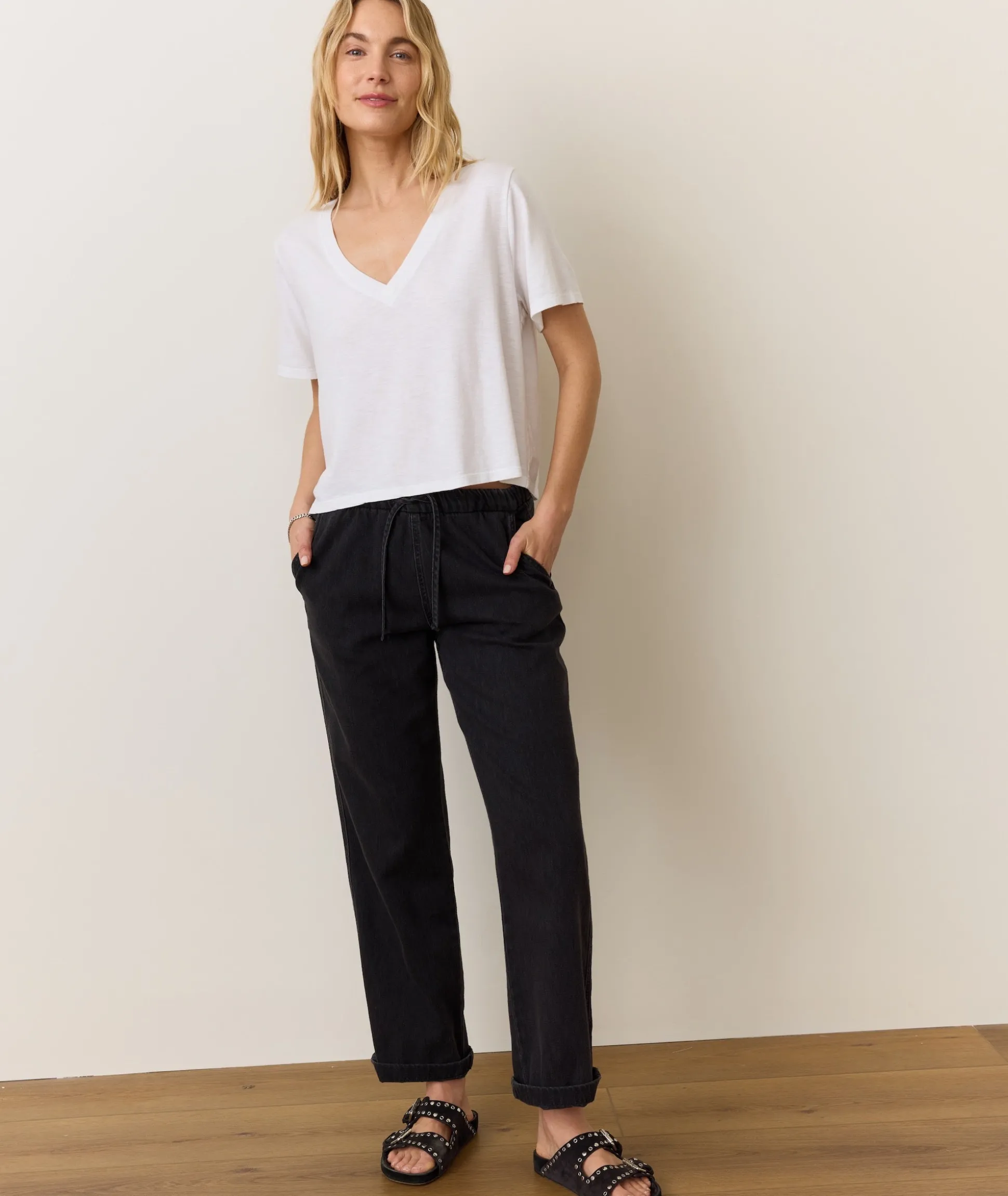 Boyfriend V-Neck Crop