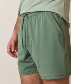 7" Sunday Stretch Short